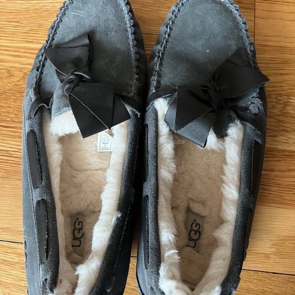 Ugg Moccasin Slippers Gray - Picture 2 of 5
